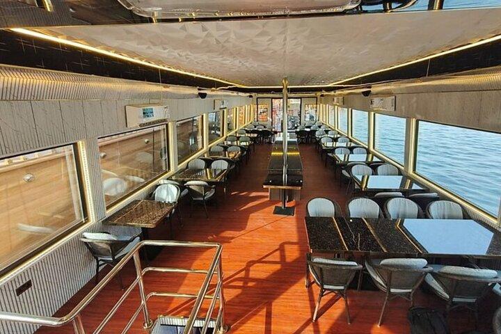 Burj Khalifa VIP Dinner Cruise wIth live entertainment