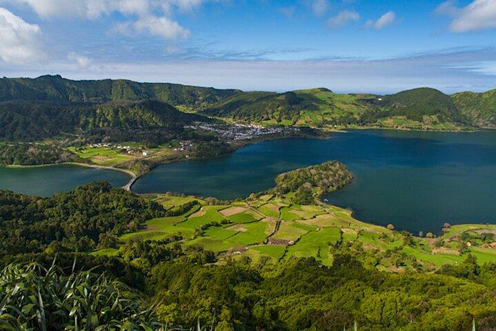 São Miguel West Highlights: Sete Cidades, Lagoa do Fogo & Lunch