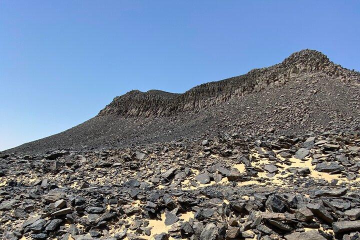 White and Black Desert 2-day Adventure