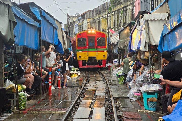 Private Tour to Railway and Floating Markets with Thai desserts