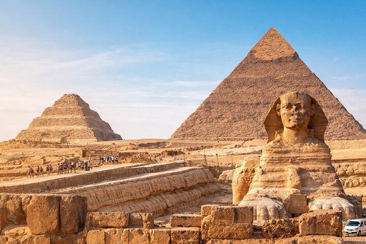 Giza Pyramids, Memphis & Sakkara Full Day Private Tour with Lunch