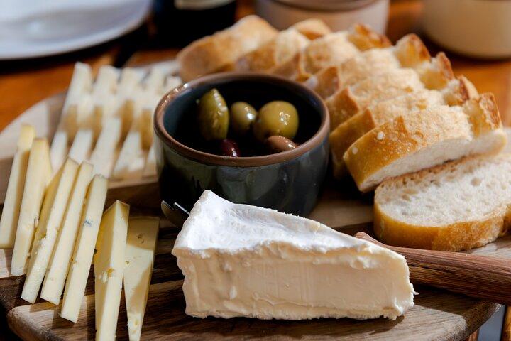 Northwest Wine Tasting Tour with Cheese and Chocolate