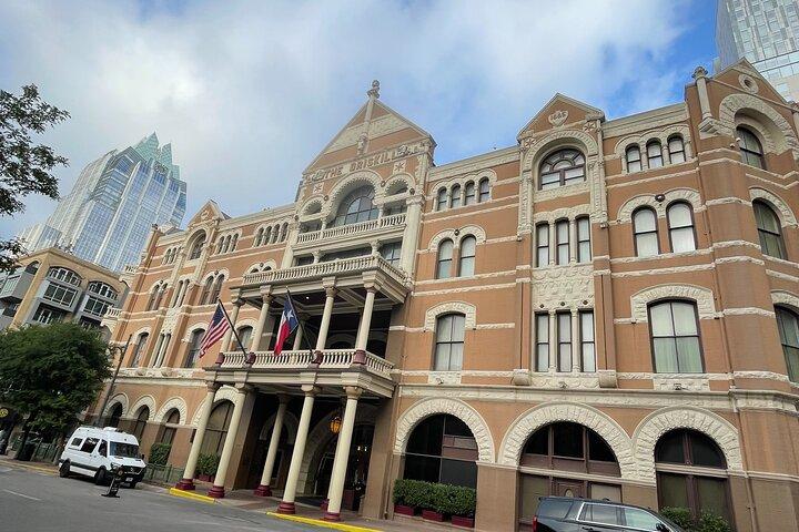 Congress Avenue Walking Tour at Downtown Austin Landmarks