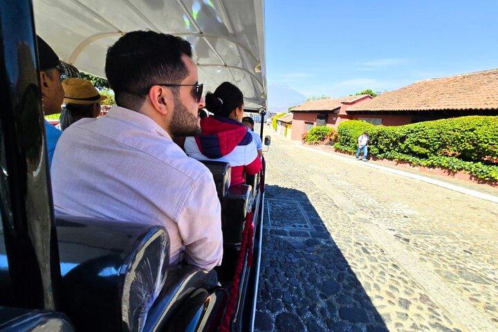 Antigua Guatemala City Tour in Vintage Electric Classic Car