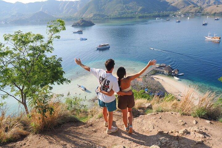 Labuan Bajo - Komodo multi day tour Using Luxury Pinishi Boat