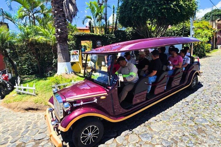 Antigua Guatemala City Tour in Vintage Electric Classic Car