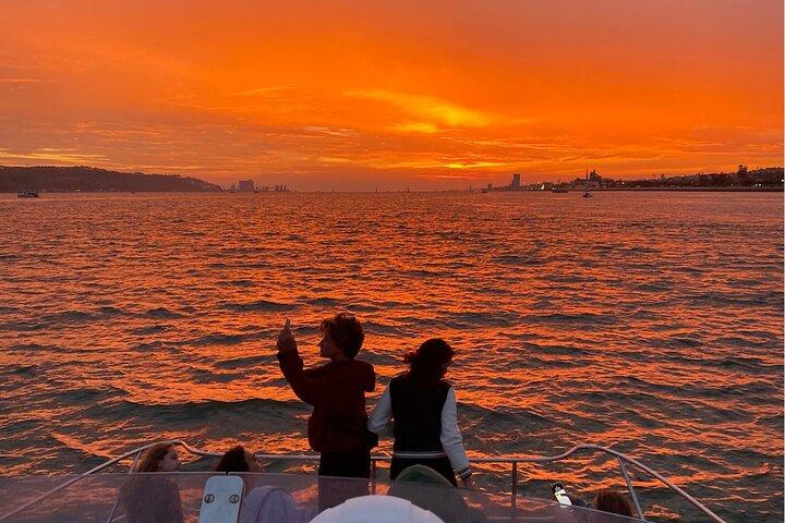 Lisbon: Private Catamaran Sunset Cruise with Drink