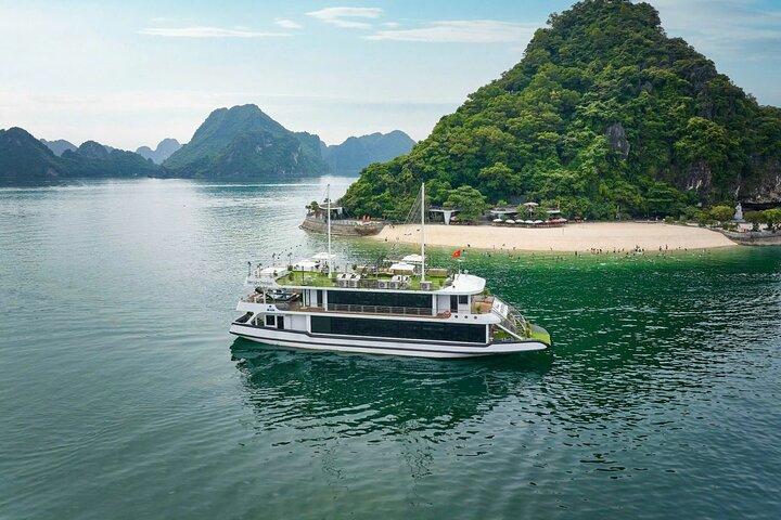 Halong Bay Day Tour With Titop Island, Cave, Kayak & Lunch