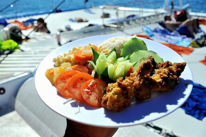 Catamaran Snorkeling All-Inclusive Day-Trip