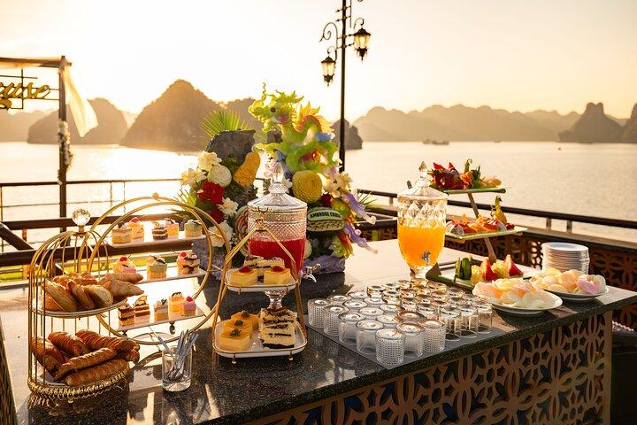 Hanoi: Ambrose 5-Star Luxury Cruise in Ha Long Bay with Limousine