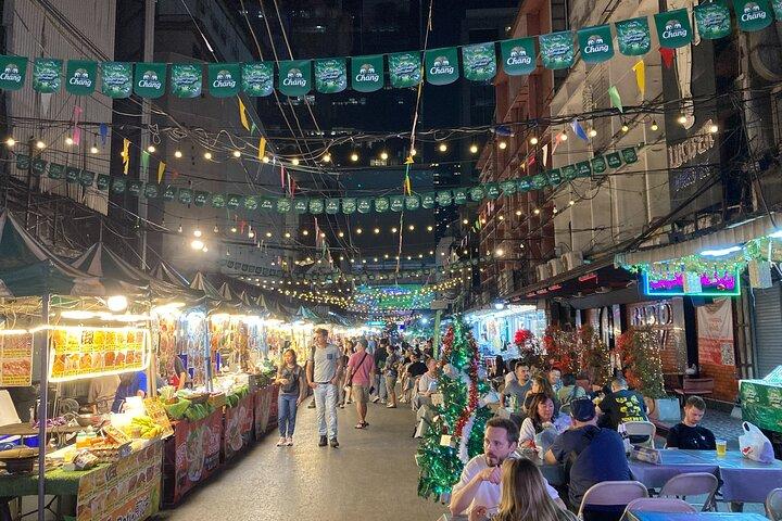 Bangkok Tuk Tuk Night Tour with food & drinks in Siam & Silom
