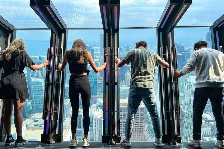 360 CHICAGO Observation Deck & Hop-on Hop-off Sightseeing Tour