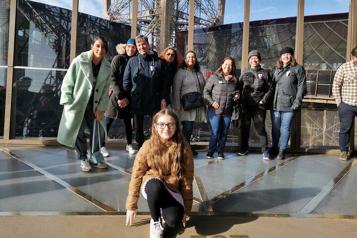 Paris: Eiffel Tower Guided Tour to Summit