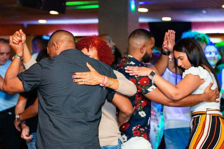 Las Vegas Latin Nightclub Crawl with Party Bus and Drinks