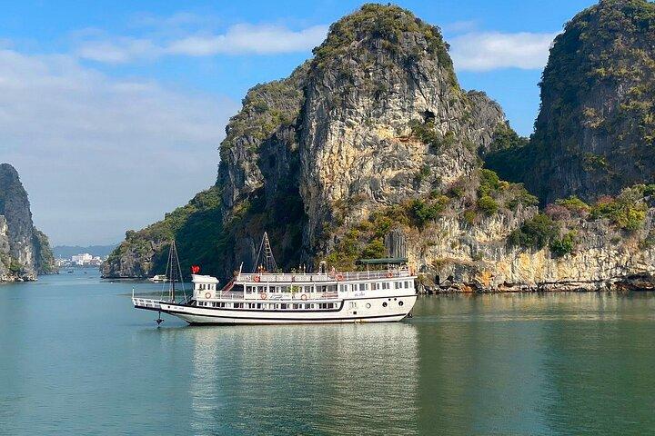From Hanoi: 3-Day Cruise Through Bai Tu Long Bay
