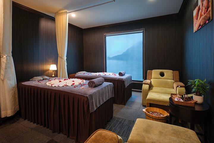 Luxury Overnight Cruise in Ha Long & Lan Ha Bay with Balcony