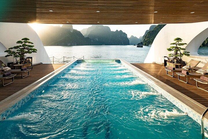 Diana 5-Star Luxury Cruise: 2 Days 1 Night to Halong & Lan Ha Bay