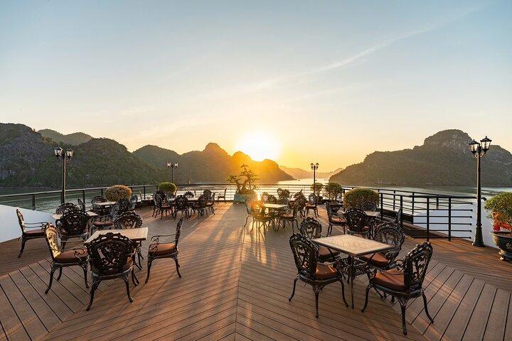 From Hanoi: Diana Luxury 2-Day 1-Night Cruise Explore Lan Ha Bay