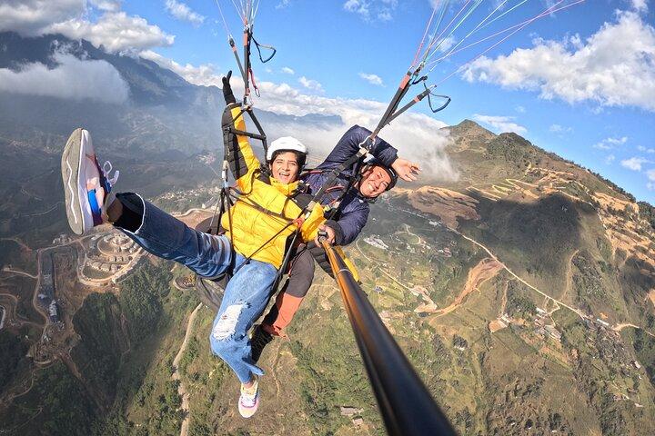 Sapa Paragliding with Acrobatic Flips & Round-trip Transfer