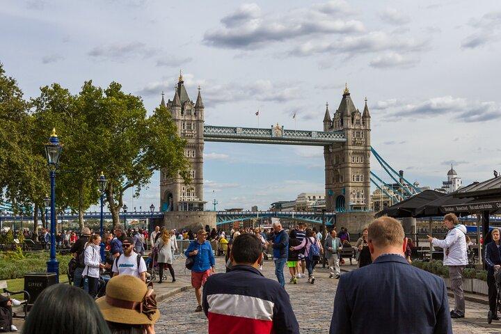Tower of London Crown Jewels and All Hallows Church Private Tour