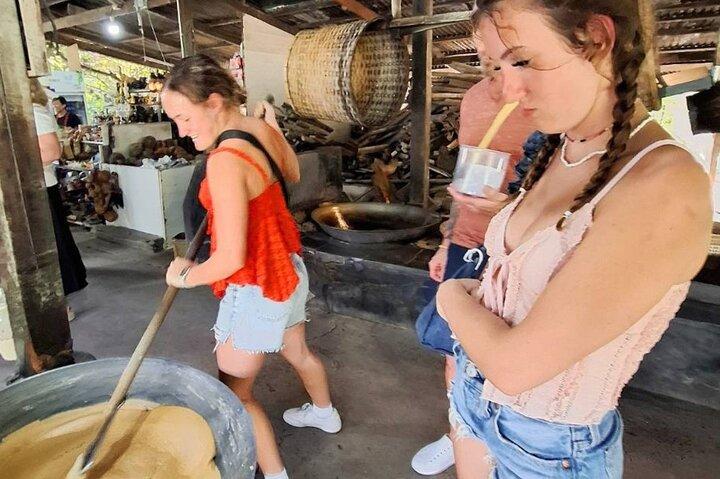 Bangkok Private Day:Floating Market, Train Market & Coconut Farm