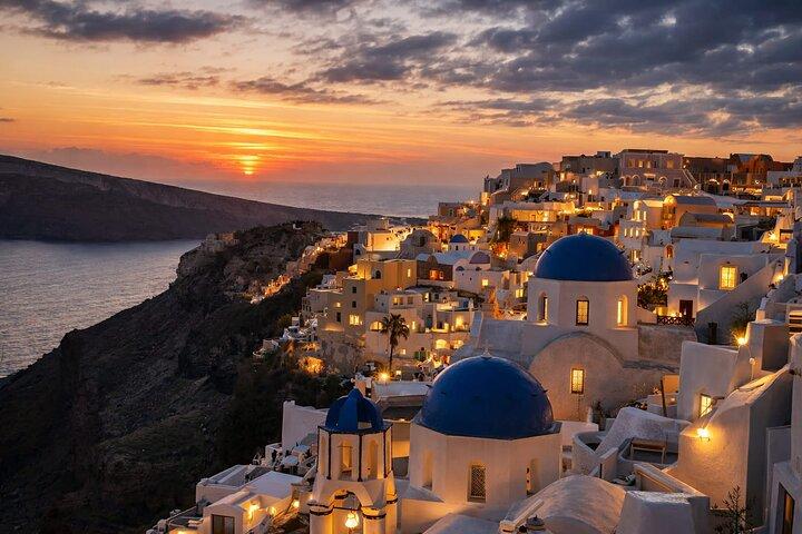 Private Luxury Transfers in Santorini-Airport ,Port & Hotels