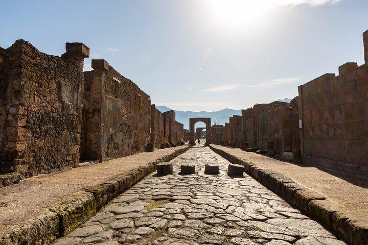 Pompeii & Amalfi Coast: Shore Excursion from Salerno