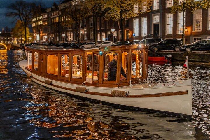 Small-Group Luxury Canal Cruise with Local Skipper