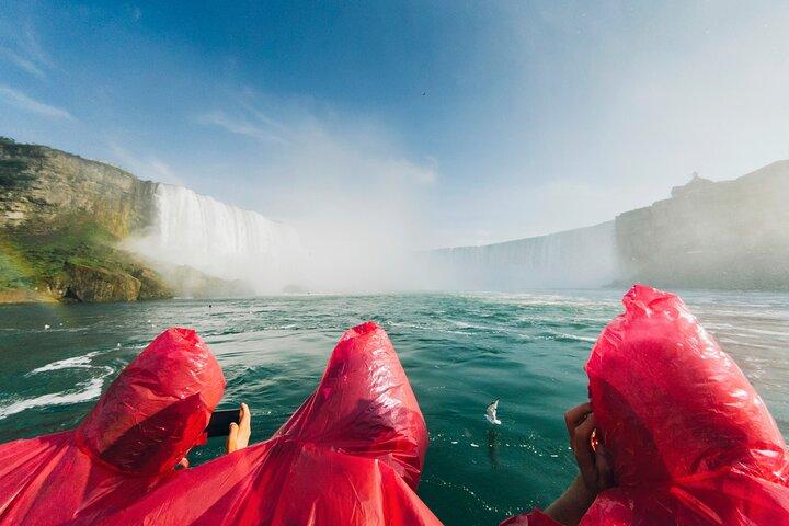 Niagara Falls In-Depth Tour from Toronto Small Group Max 13