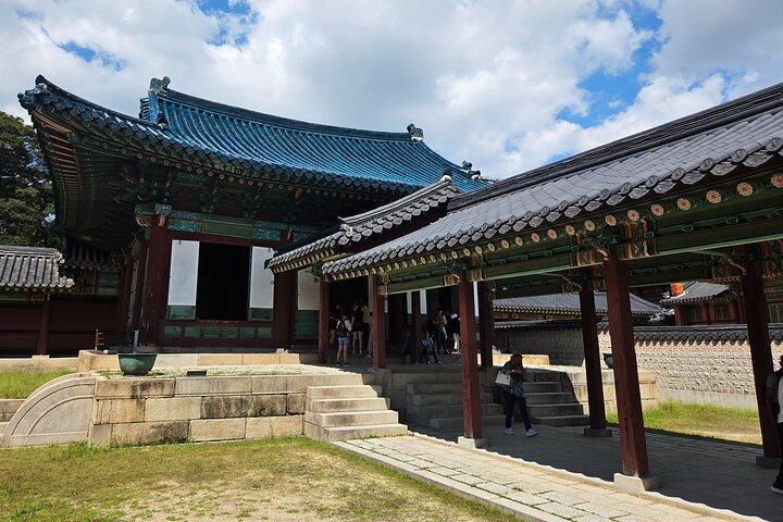 Unesco heritage Changdeokdung palace and food market