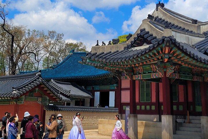 Unesco heritage Changdeokdung palace and food market