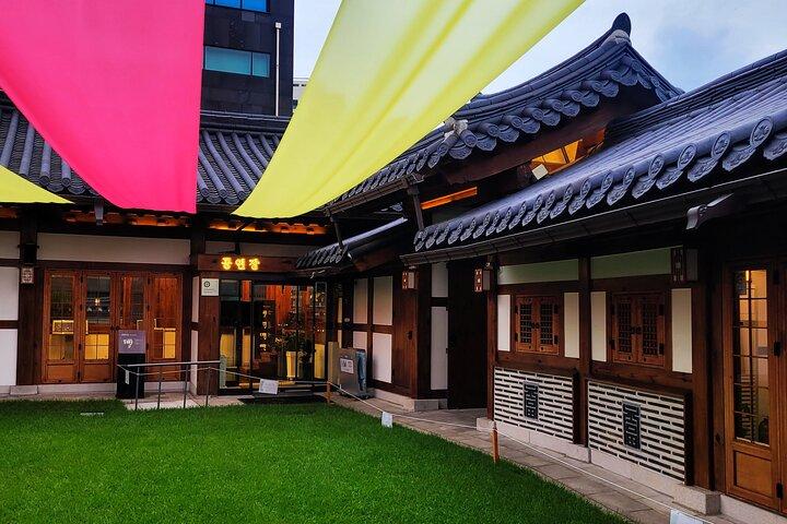 Unesco heritage Changdeokdung palace and food market