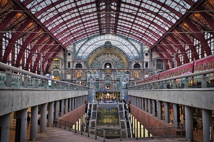 Antwerp Audio guided walking tour 2h15 and 21 audio commentary
