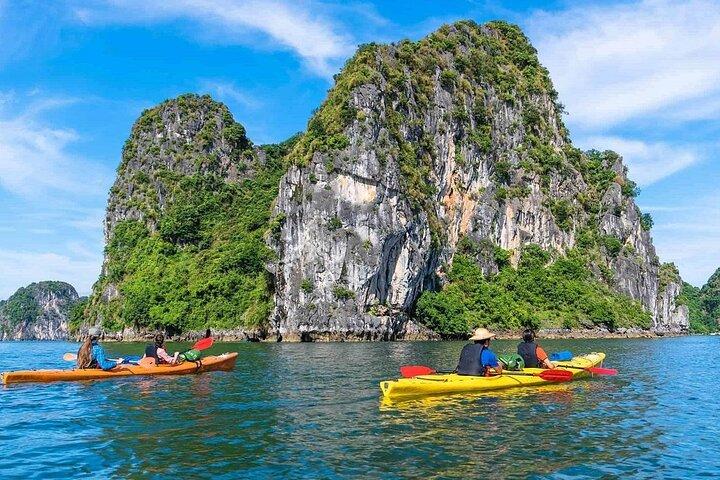 4 Hour Private Canoe Journey Halong and Lan Ha Bay