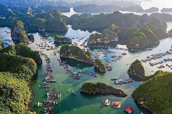 4 Hour Private Canoe Journey Halong and Lan Ha Bay