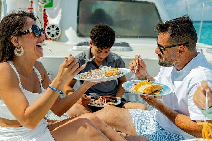 Snorkel with Turtles at WW2 Shipwreck Includes Sunset & BBQ