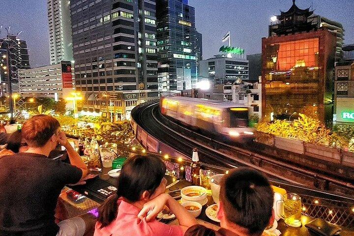 Bangkok LGBTQ+ Nightlife Tour: Drag Show, Patpong & Karaoke