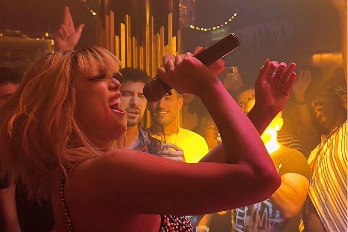 Bangkok LGBTQ+ Nightlife Tour: Drag Show, Patpong & Karaoke