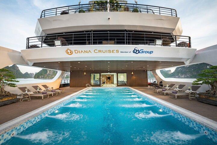 Hanoi: Diana Luxury 2D1N-The Biggest Lan Ha Bay Cruise on the bay
