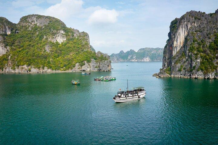 Hanoi to Ninh Binh & Bai Tu Long Bay Cruise – 3D2N Experience