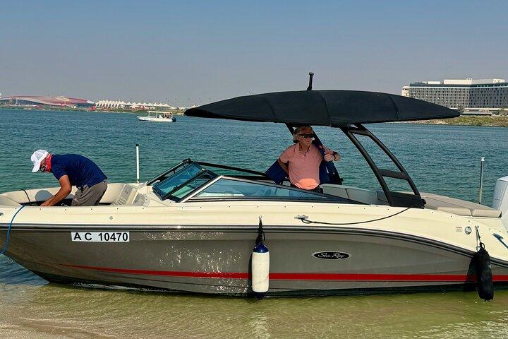 Abu Dhabi: Private Sea Ray Boat Tour with Island Escape