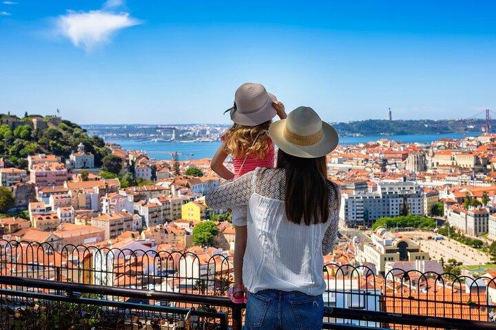 Lisbon Airport Private Transfer to/from Portugal Top Destinations