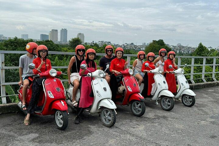 Hanoi Vespa in 3 Hours City Tour