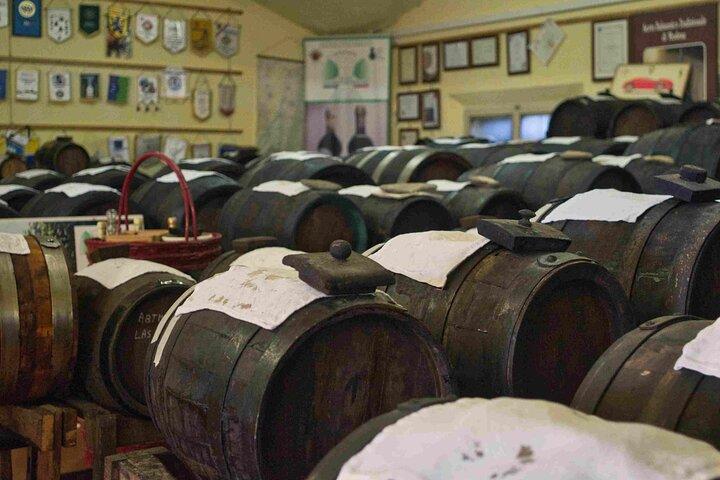 Modena: Acetaia Guided Tour with Balsamic Vinegar Tasting
