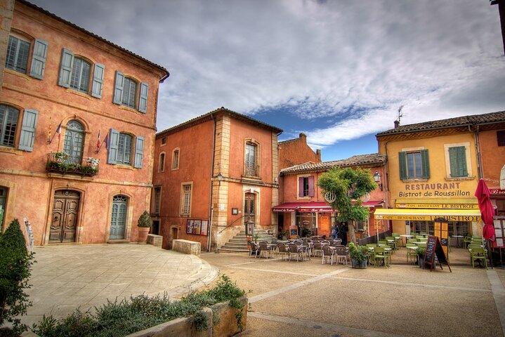 Gordes & Roussillon - Luberon Hilltop Villages Tour from Avignon