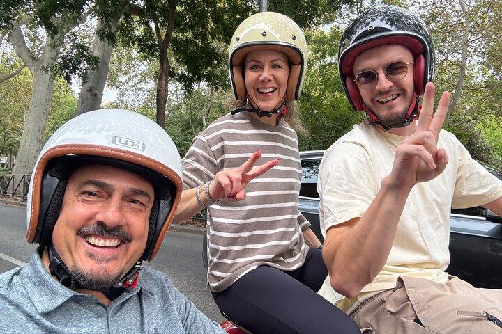Madrid Highlights: Private Vintage Sidecar Tour (1 Hour)