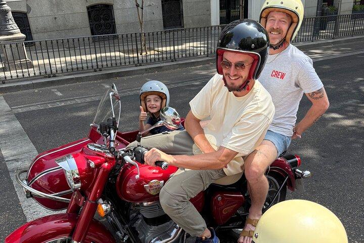 Madrid Highlights: Private Vintage Sidecar Tour (1 Hour)