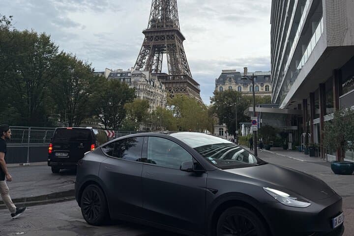 CDG Airport to Paris – Private Transfer with Meet & Greet