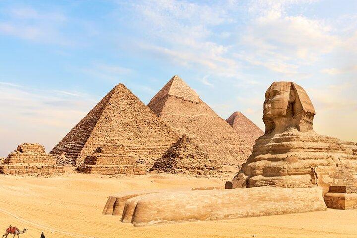 Giza pyramids, Sphinx and Egyptian Museum Full Day Private Trip