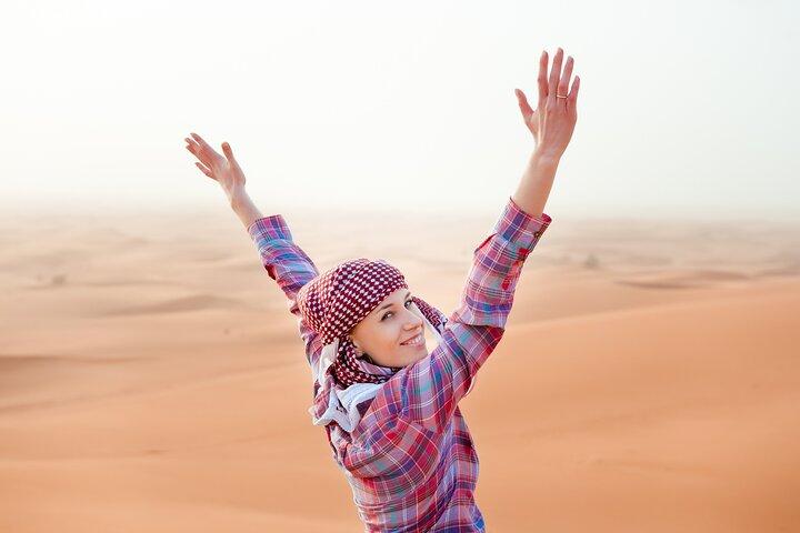 VIP Red Dune Safari with Pick/Drop BBQ/Dinner Camelride Sandbord